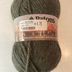 Patons 100% Pure New Wool Yarn - 10 skeins of yarn